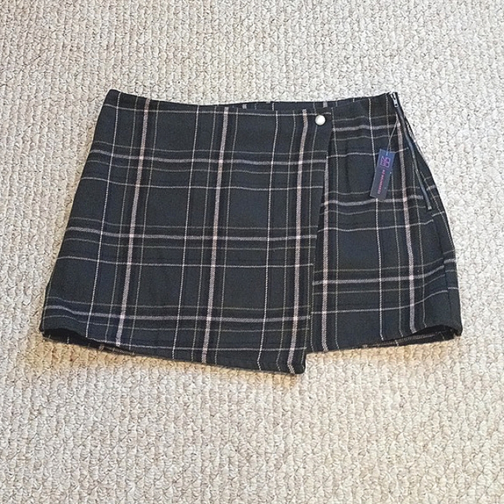 Women 2X NWT Flannel Wrap Skirt Casual Soft Skirt Work Dorm Side Zip Plaid Short